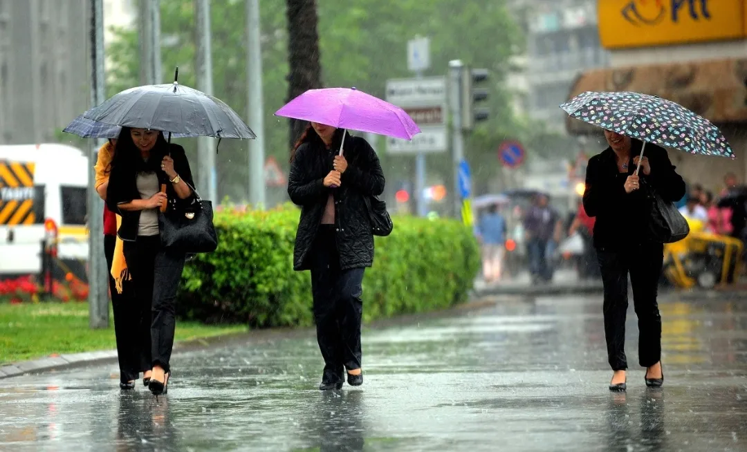 Bakıya leysan, bu ərazilərə qar yağacaq - Sabahın HAVASI