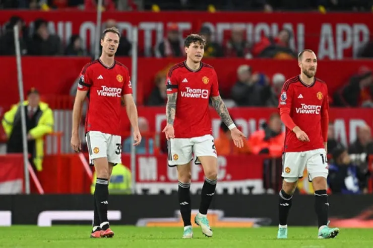 Üç veteran futbolçu "Mançester Yunayted"dən gedir