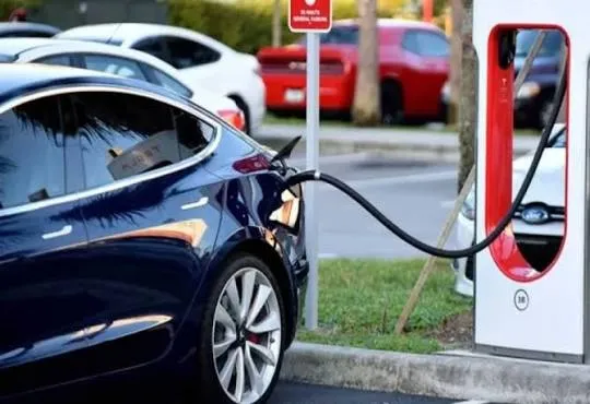 İsti hava elektrik avtomobilləri üçün təhlükəlidir: batareyanı necə qorumaq olar?