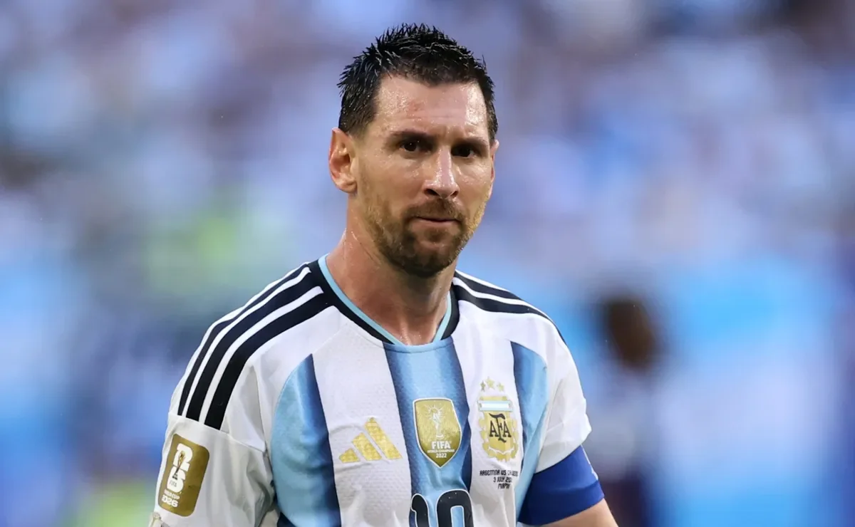 Argentinada bütün oyunlar Messiyə görə dayandırılacaq