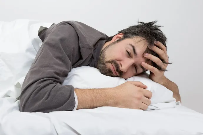 Yatmazdan əvvəl hansı qidalar yuxusuzluğa səbəb olur?